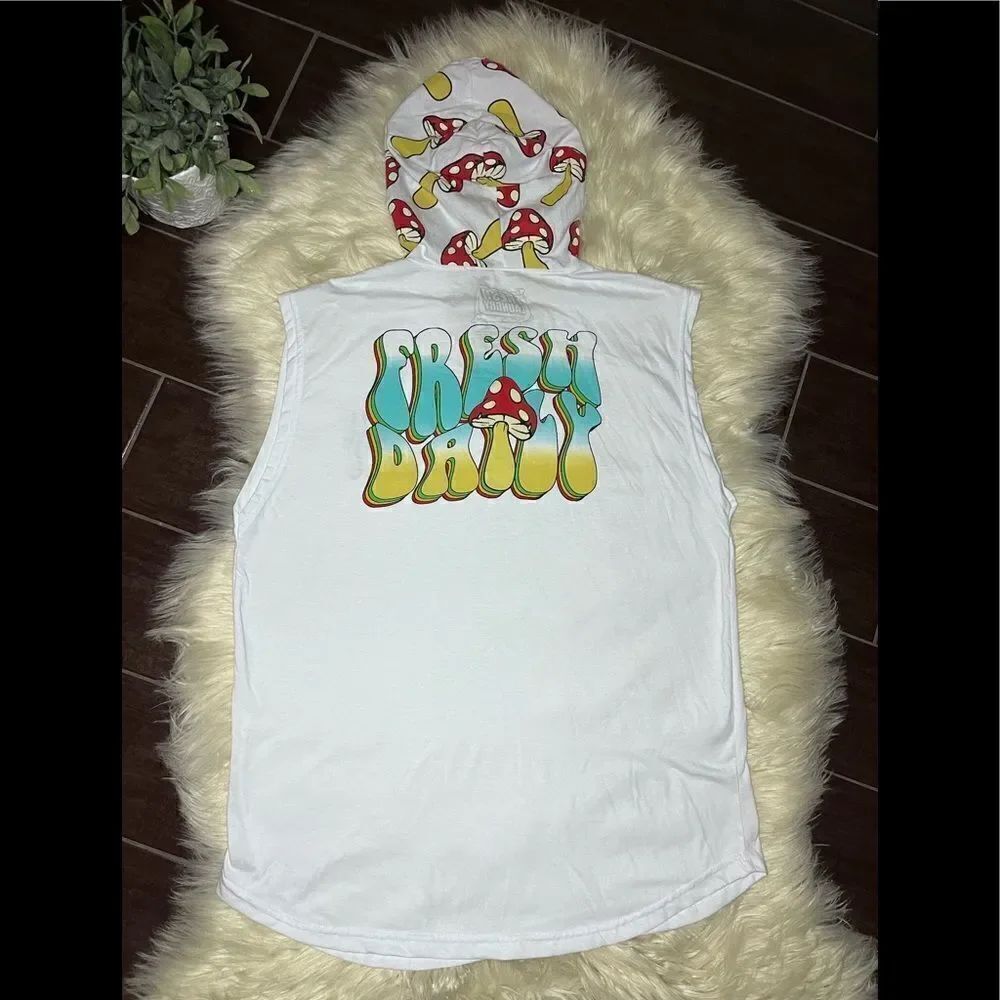 Fresh Laundry Fresh Daily sleeveless hooded tee sz XL